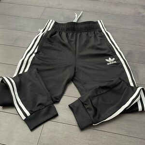 5/$10 Adidas joggers. Size M.